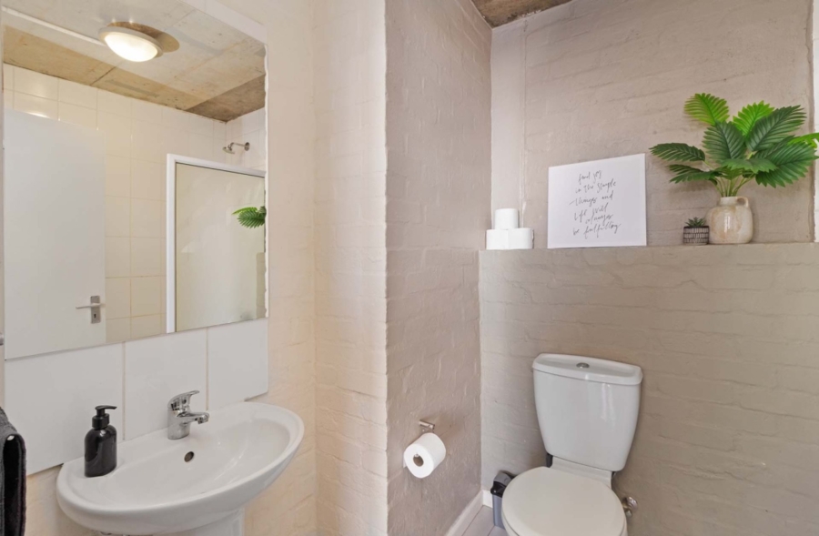 1 Bedroom Property for Sale in Woodstock Western Cape